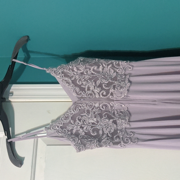 Xtraordinary long lilac bridesmaid dress Size 3 - Picture 4 of 8